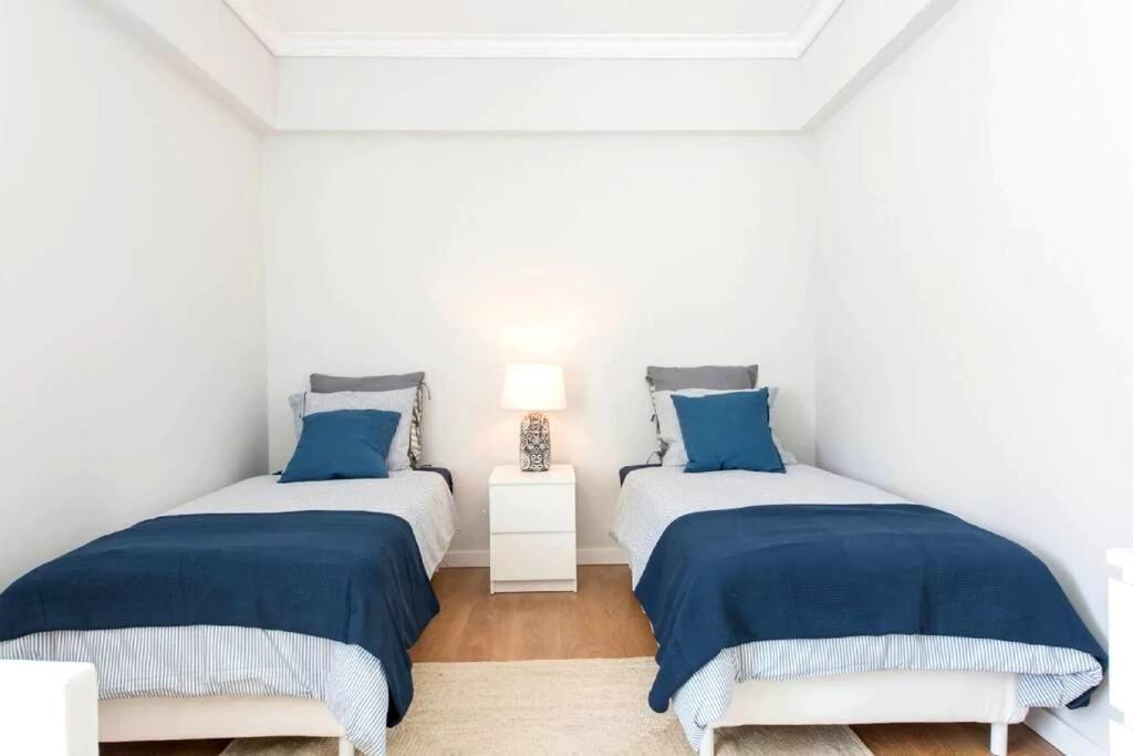 Elegant And Bright Apartment In Эшторил Экстерьер фото
